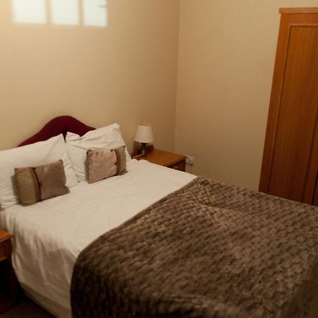 Oak Inn Upton Snodsbury ภายนอก รูปภาพ