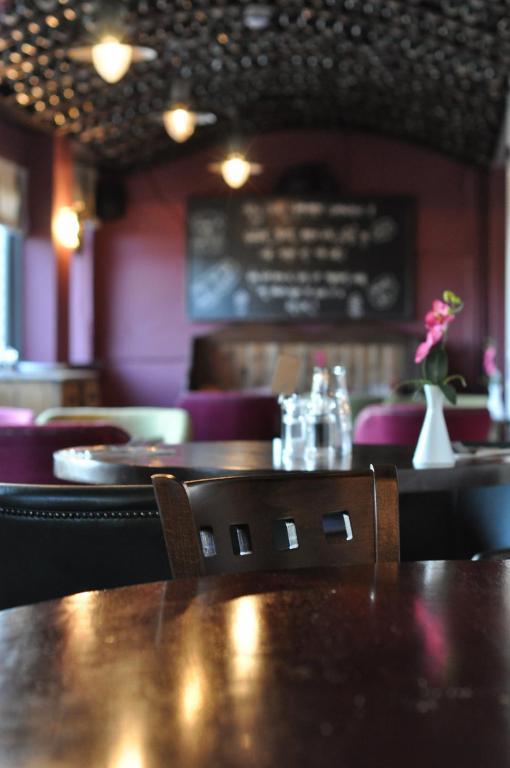 Oak Inn Upton Snodsbury ภายนอก รูปภาพ