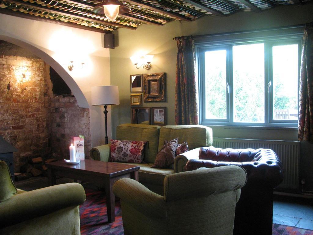 Oak Inn Upton Snodsbury ภายนอก รูปภาพ
