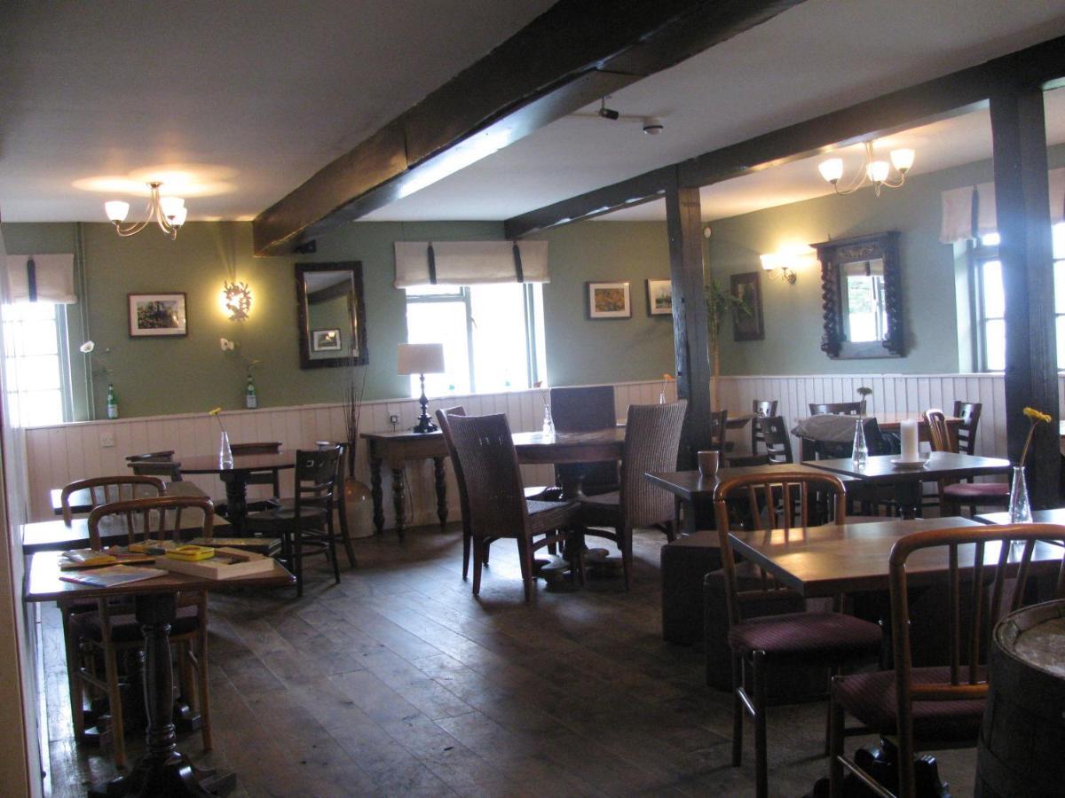 Oak Inn Upton Snodsbury ภายนอก รูปภาพ
